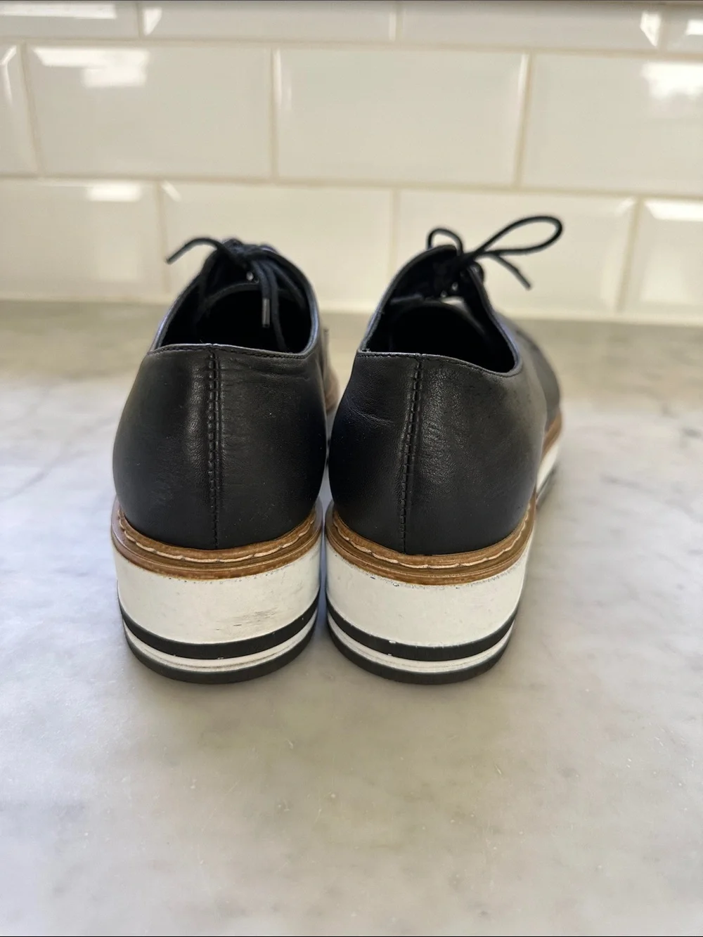 Summit by White Mountain Belinda Size 37 Classic Black Platform Lace-Up Oxfords